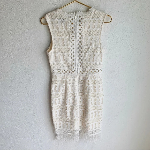 Lulu’s Kenna White Crochet Lace Sleeveless Bodycon Dress Sz Medium - Picture 5 of 7